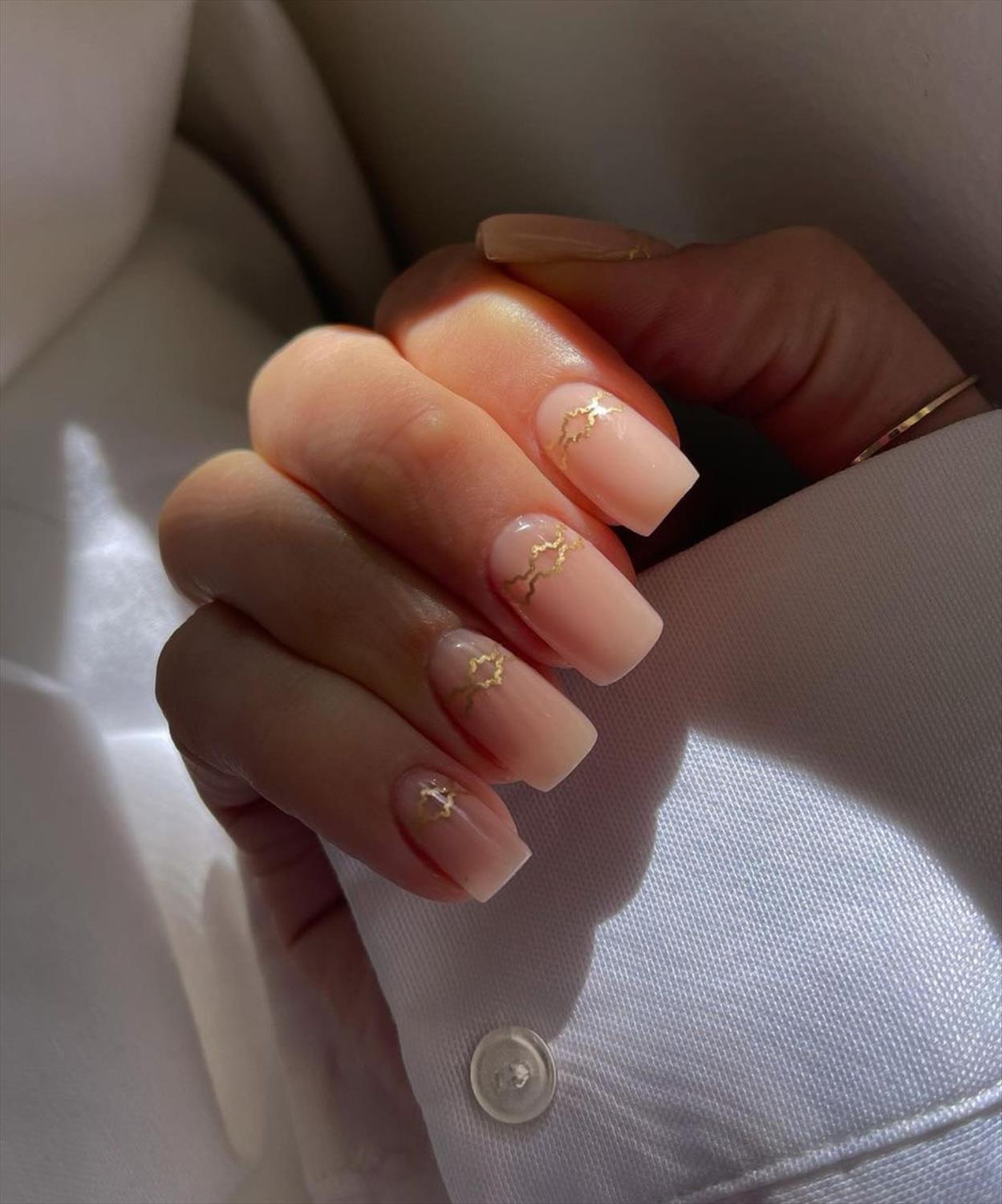 ELEGANT BRIDE WEDDING NAILS DESIGN FOR YOUR BIG DAY