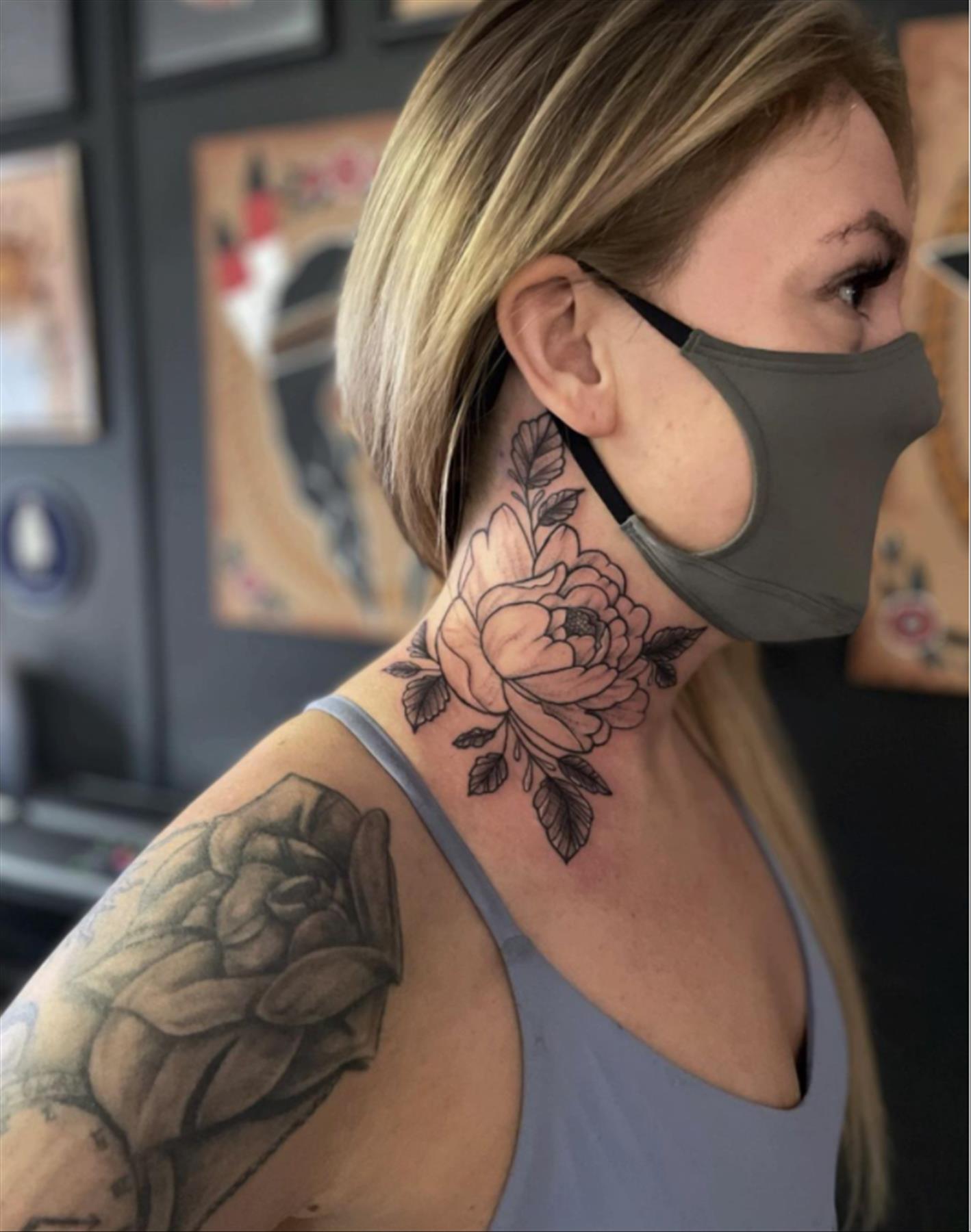 Neck Tattoo for women: Cool tattoo placement to try