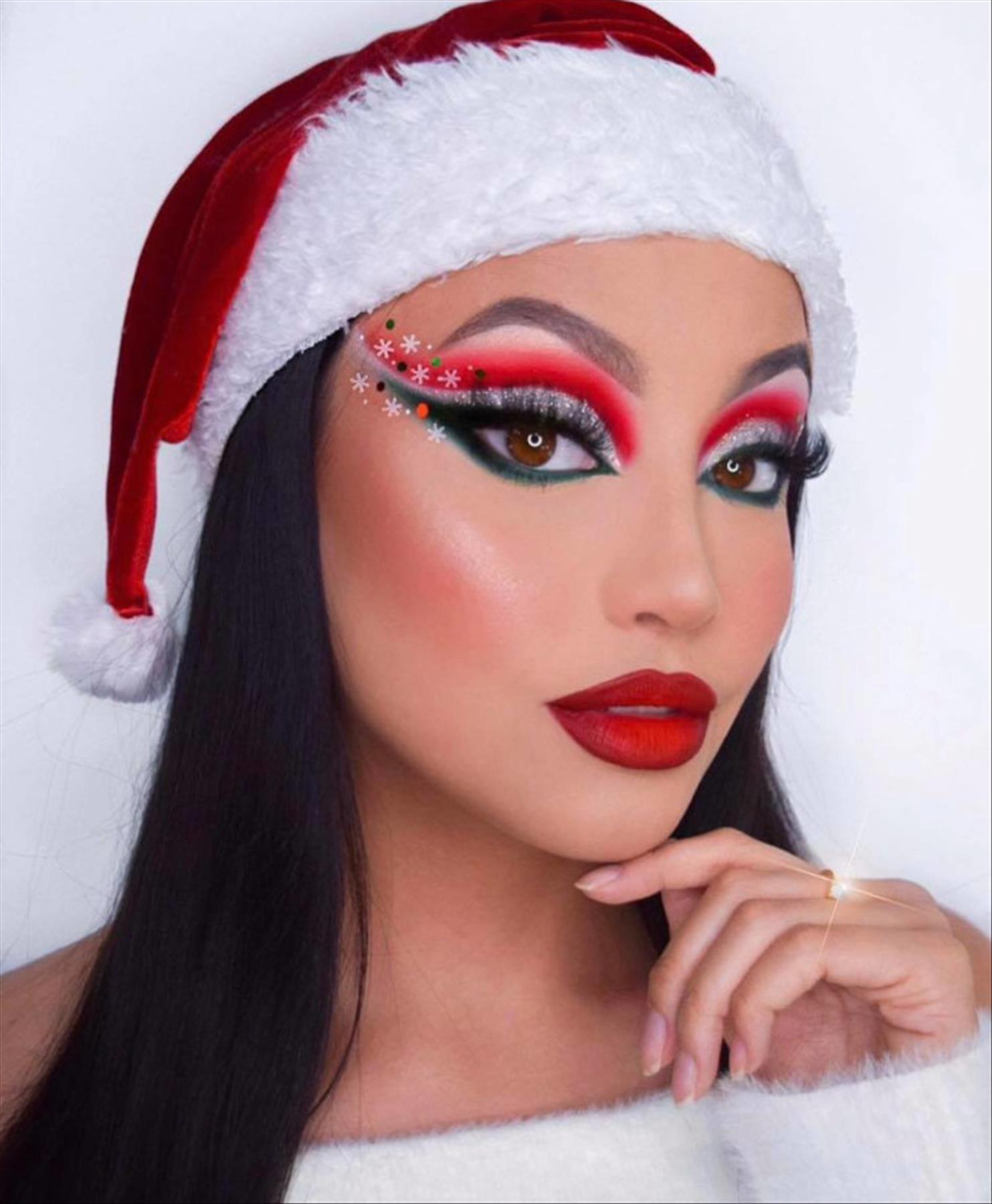 Awesome Christmas Makeup Ideas to Try This Holiday