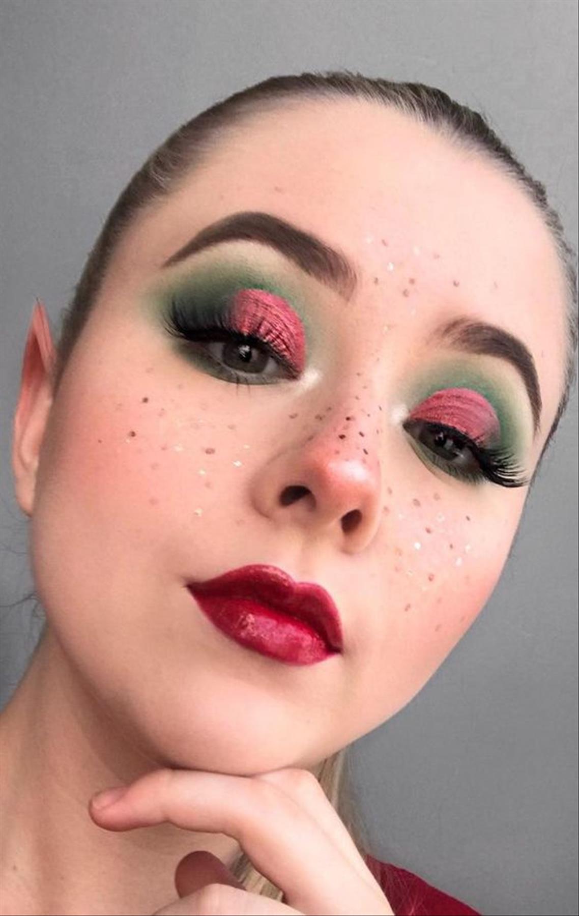 Awesome Christmas Makeup Ideas to Try This Holiday