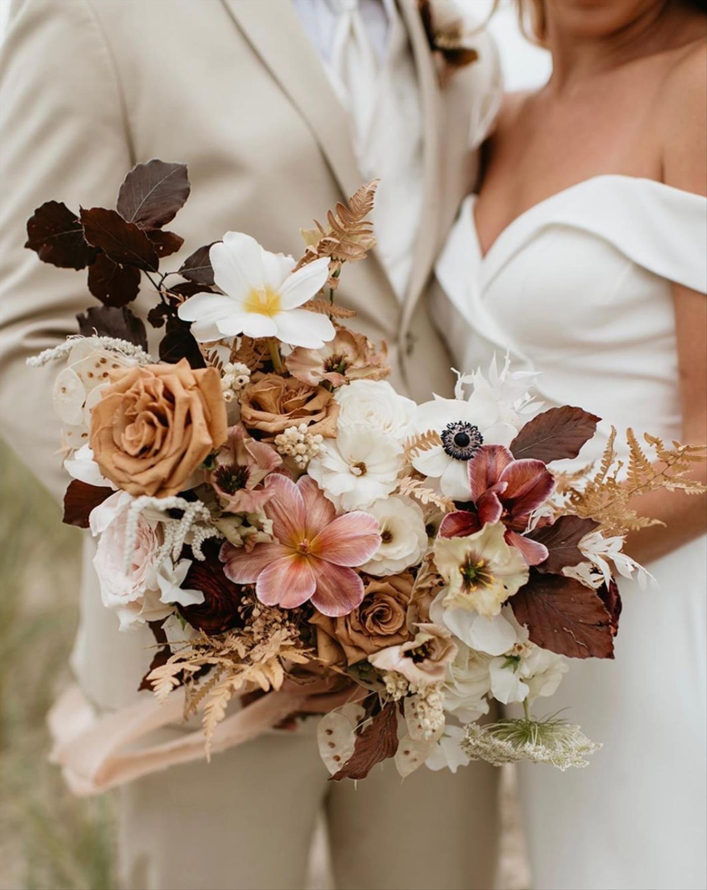 Romantic Winter Wedding Flower Bouquet Ideas for Bride