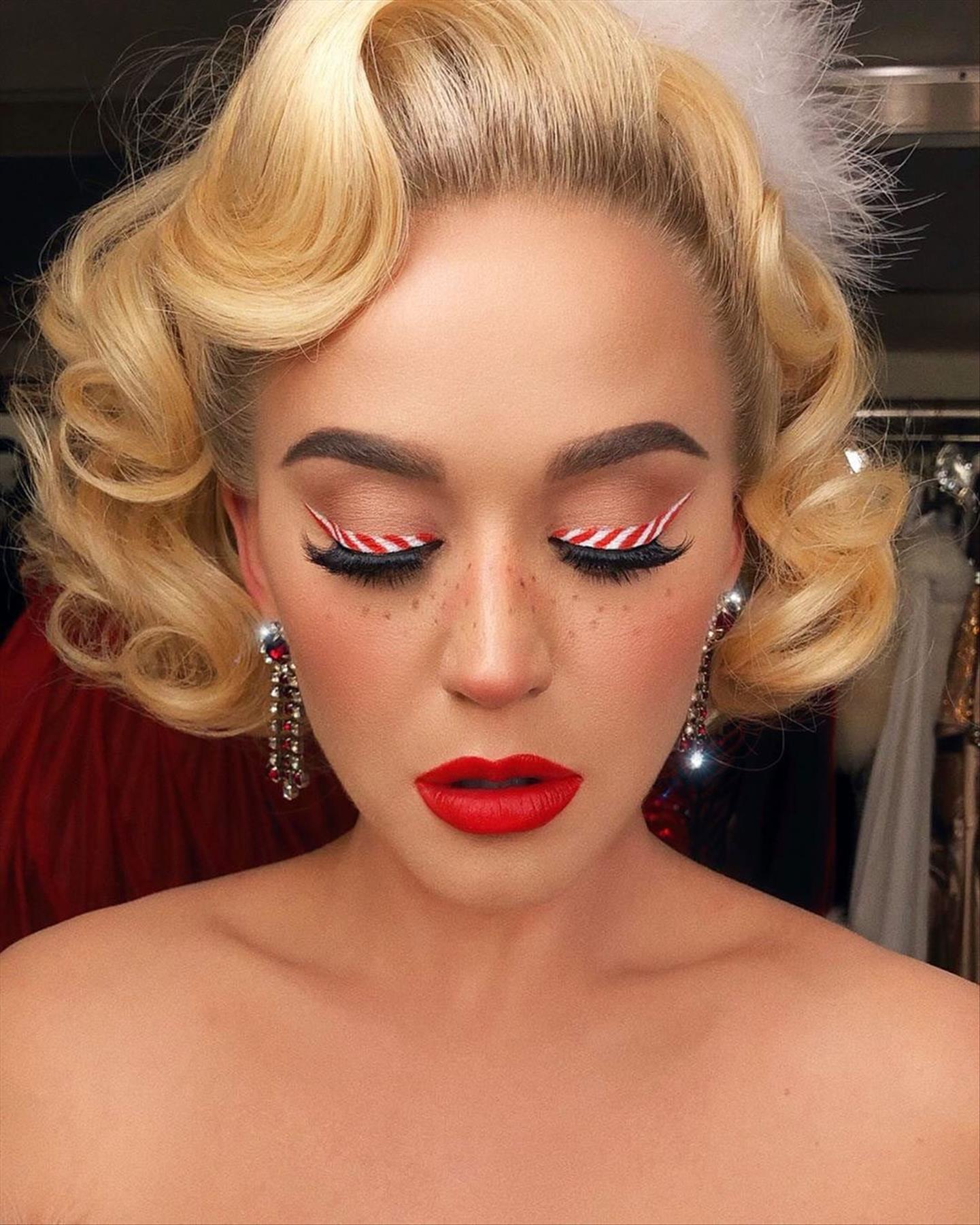 Awesome Christmas Makeup Ideas to Try This Holiday