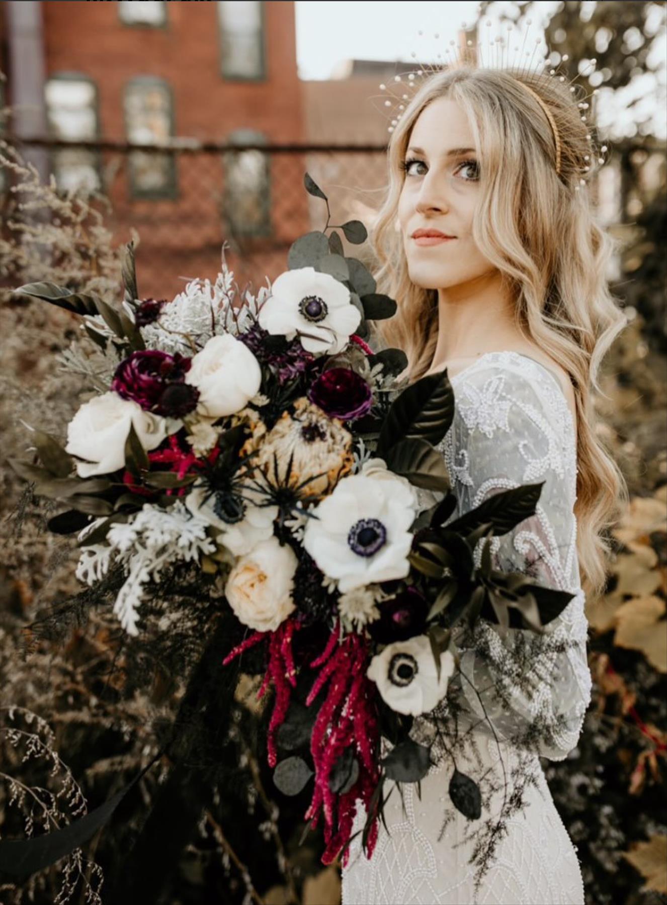 Romantic Winter Wedding Flower Bouquet Ideas for Bride