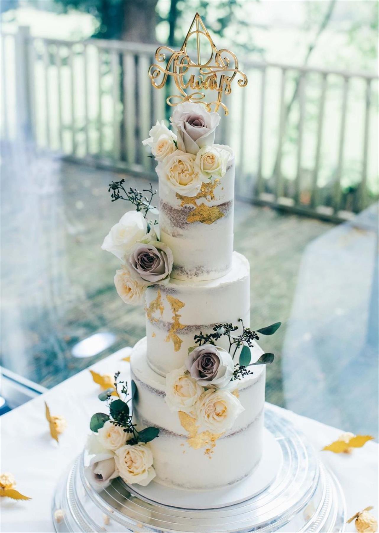 Romantic Winter wedding cakes ideas for Christmas wedding 2021