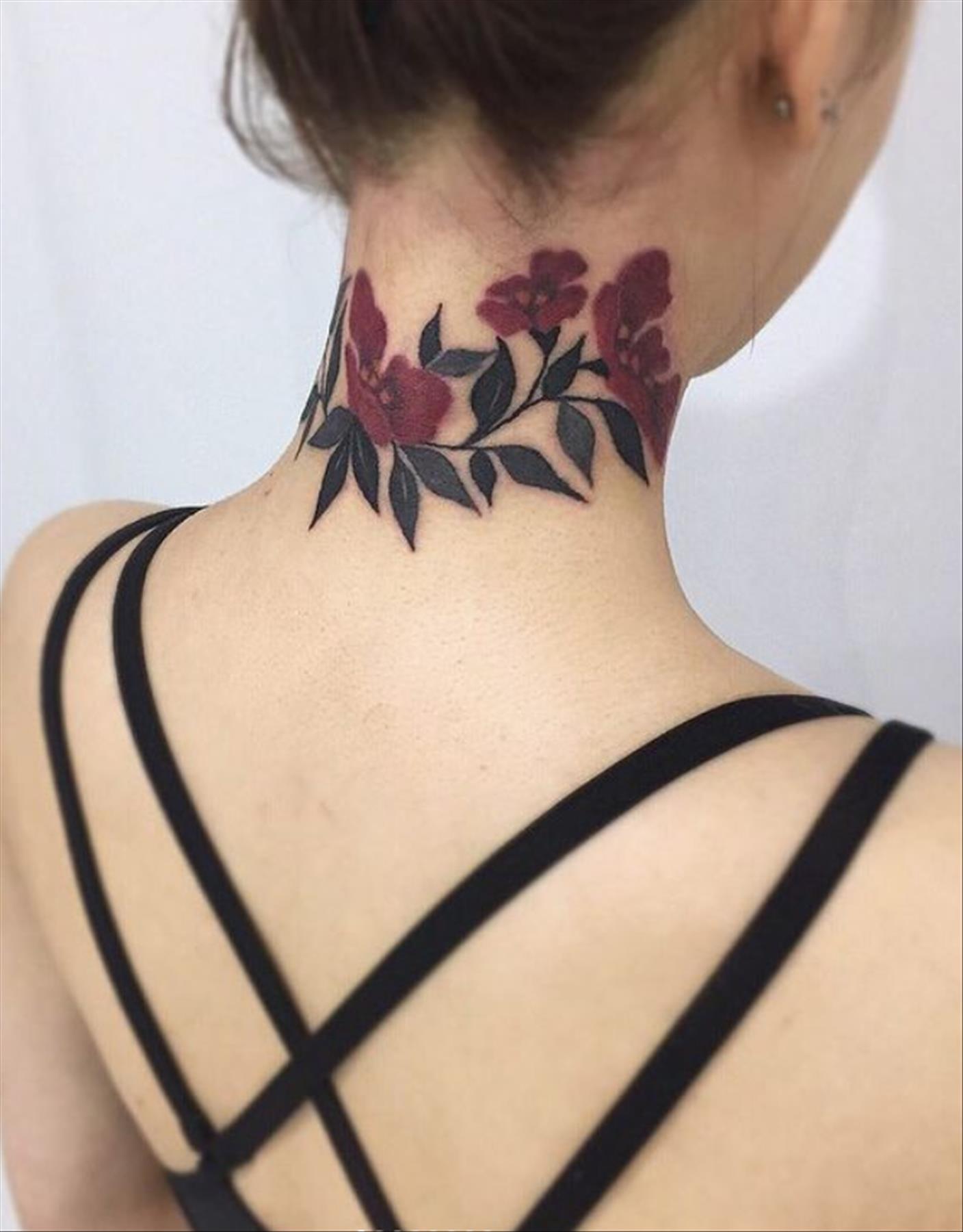 Neck Tattoo for women: Cool tattoo placement to try