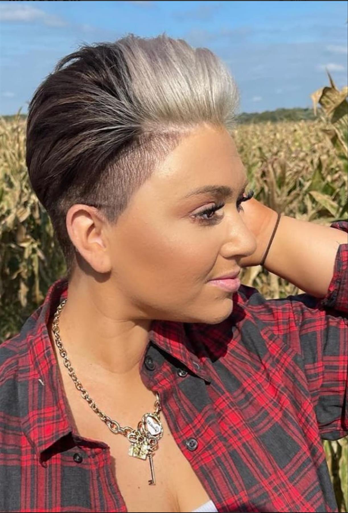 Best short pixie haircut for women trending now