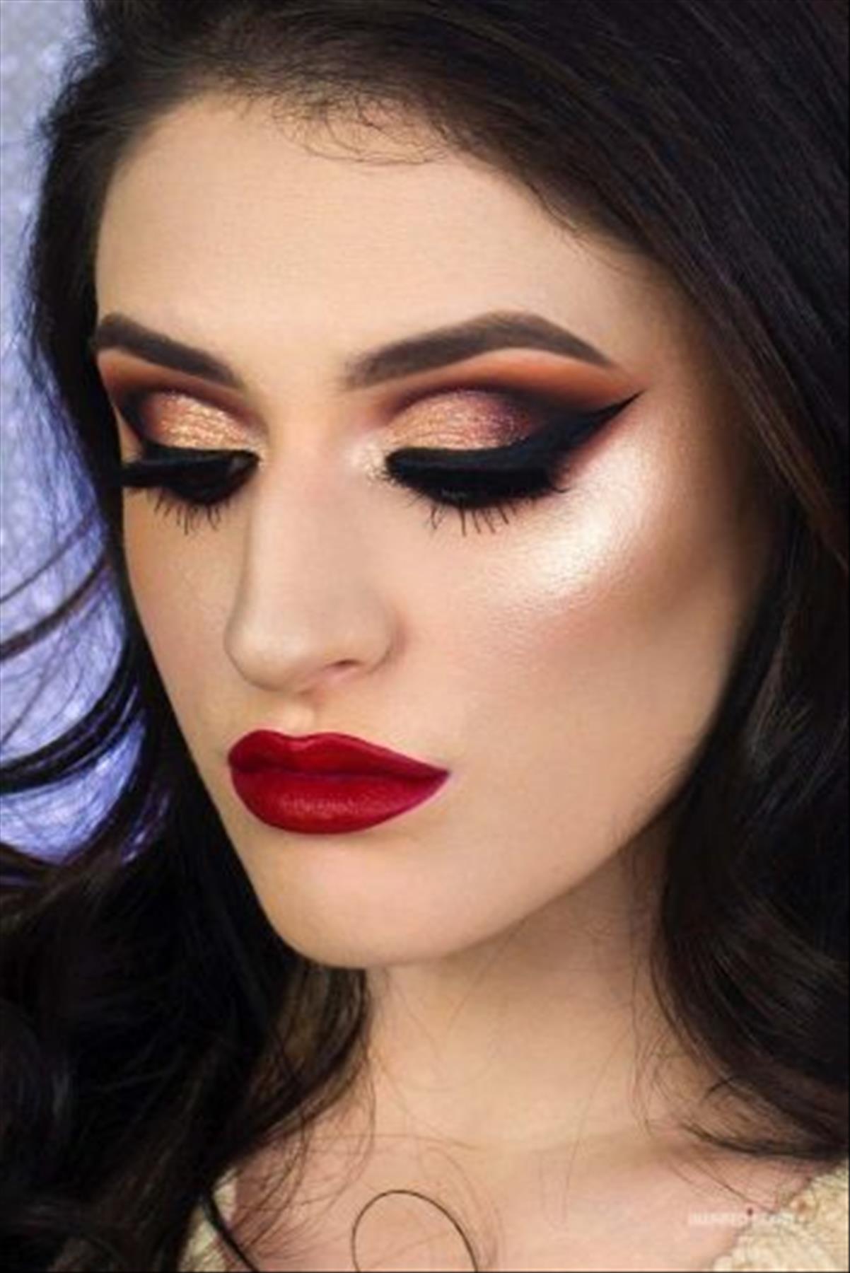 Awesome Christmas Makeup Ideas to Try This Holiday