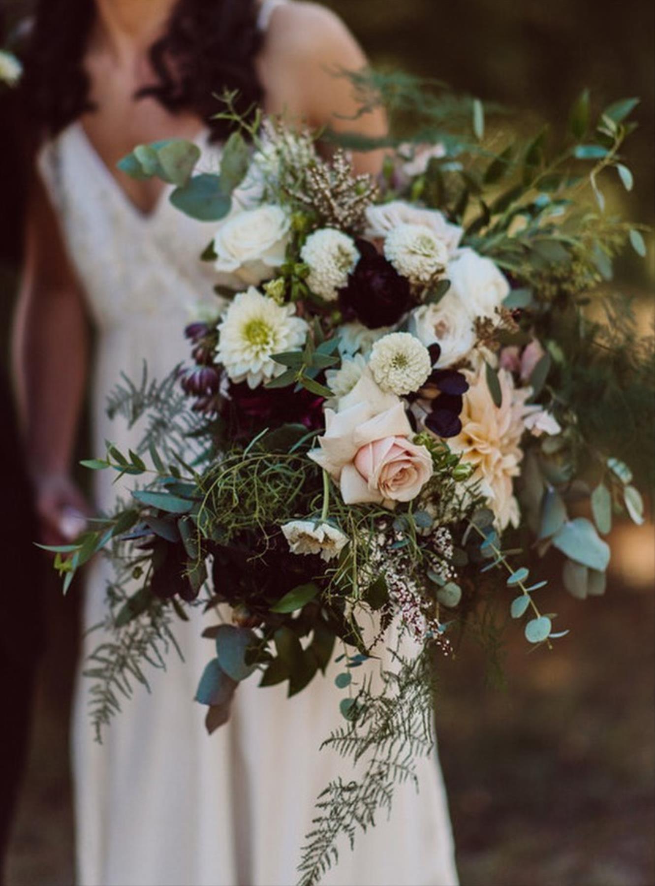 Romantic Winter Wedding Flower Bouquet Ideas for Bride