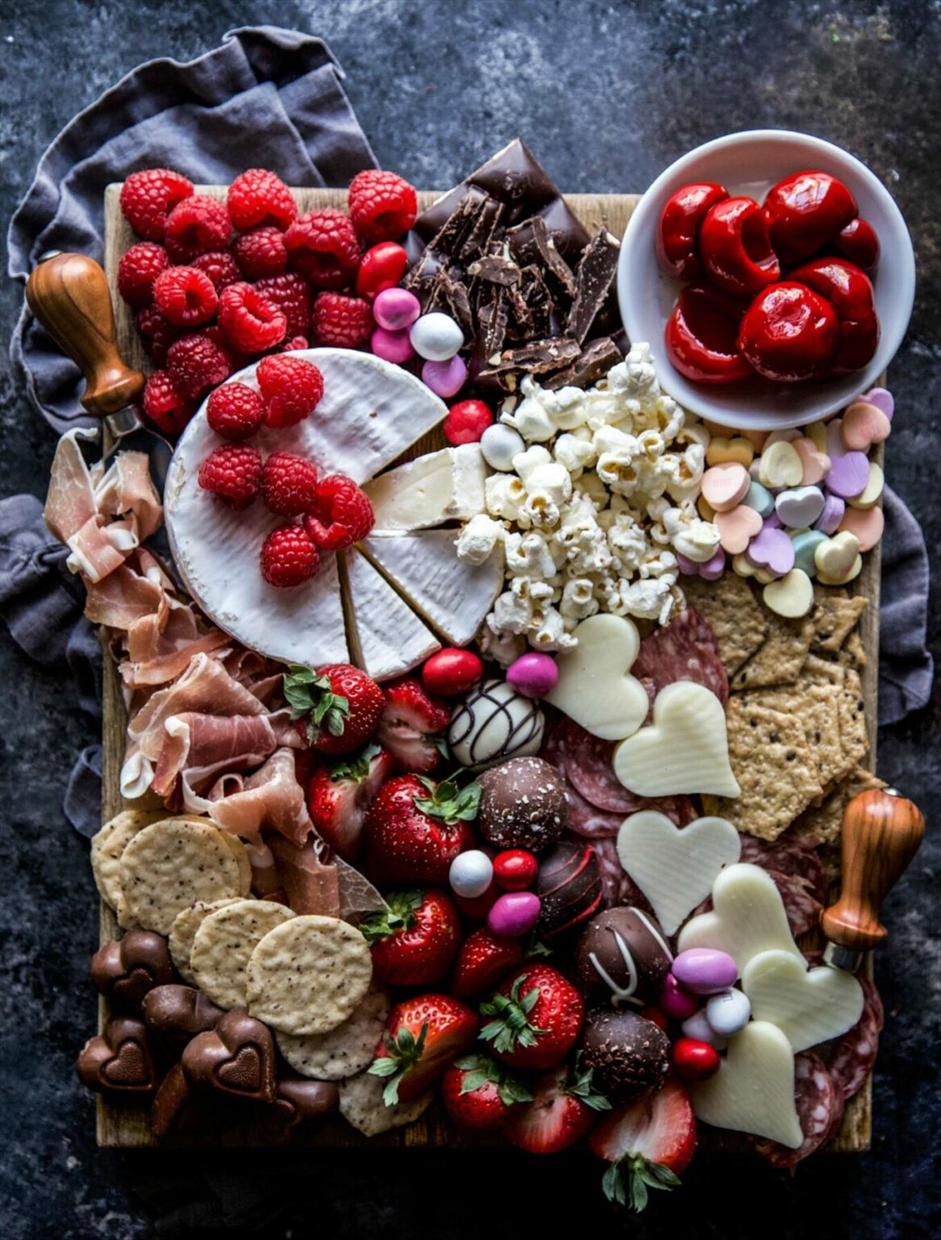 Perfect Valentine’s day Charcuterie Boards To Express Your Love