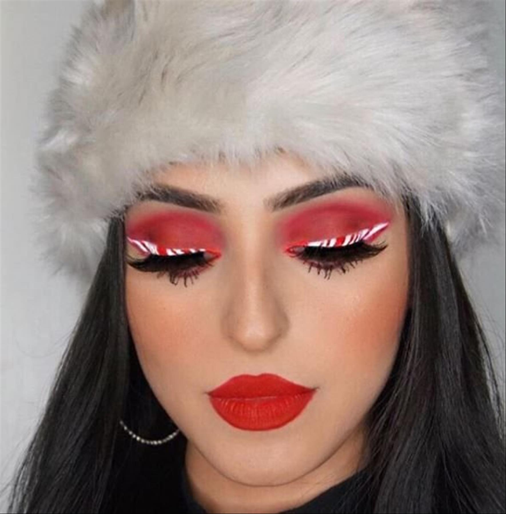 Awesome Christmas Makeup Ideas to Try This Holiday