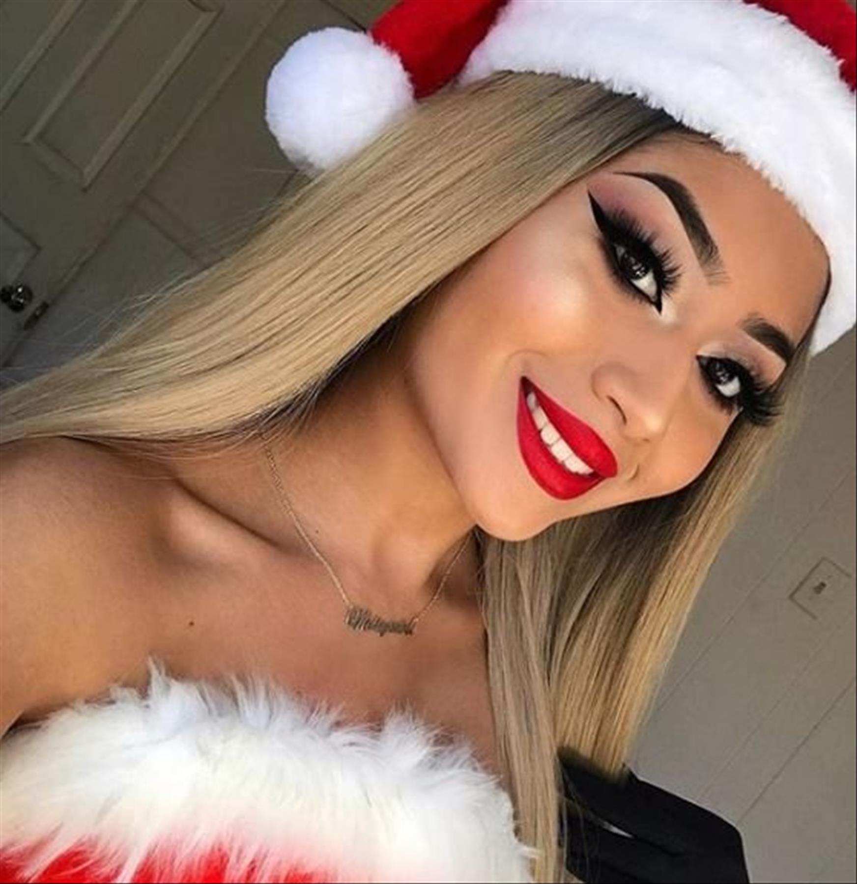 Awesome Christmas Makeup Ideas to Try This Holiday