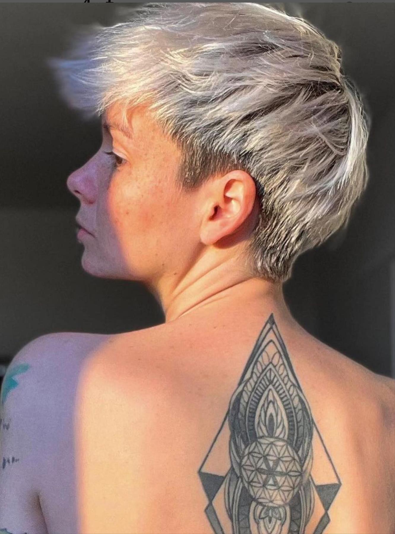 Best Short pixie haircut and hairstyle for cool women