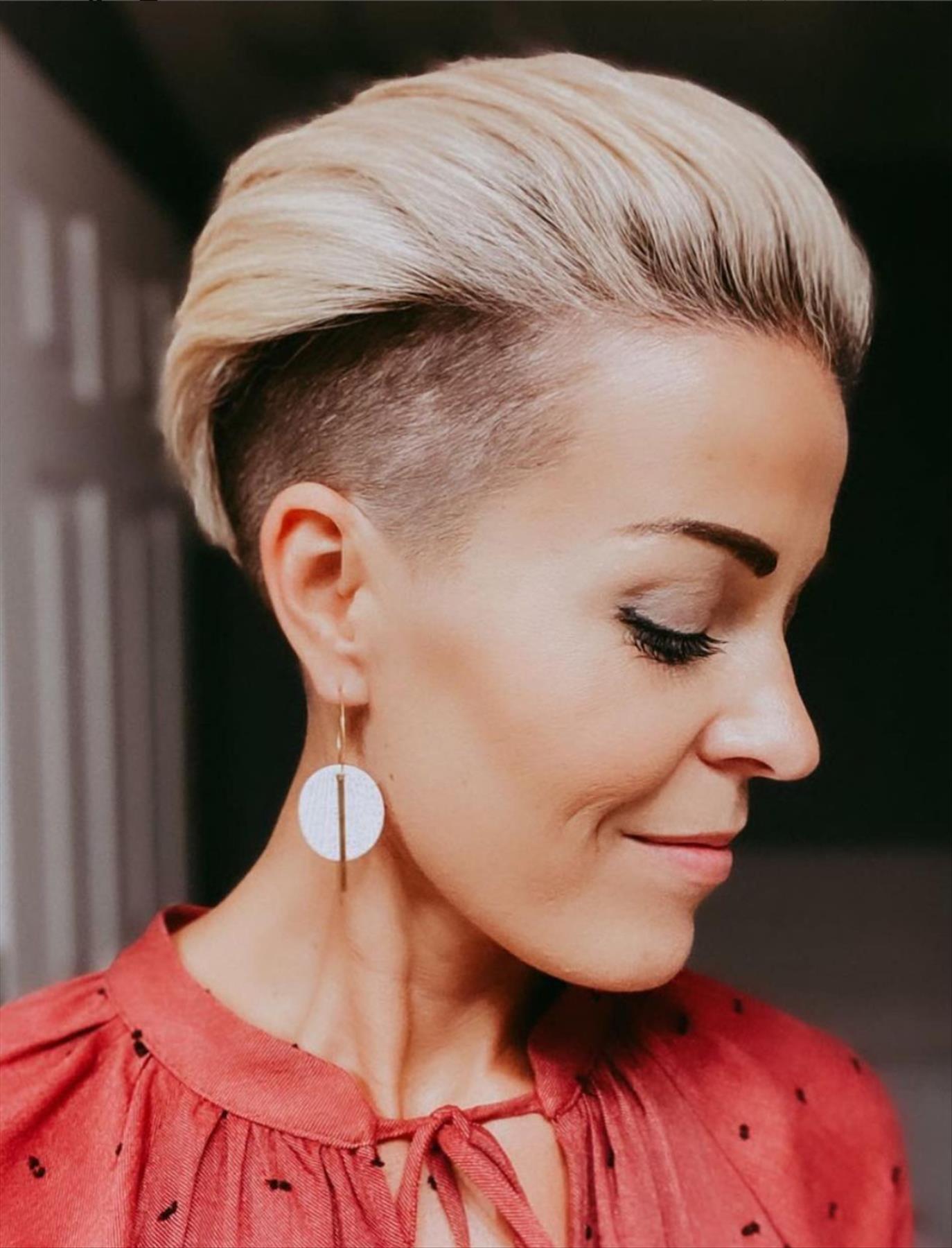 Best Short pixie haircut and hairstyle for cool women