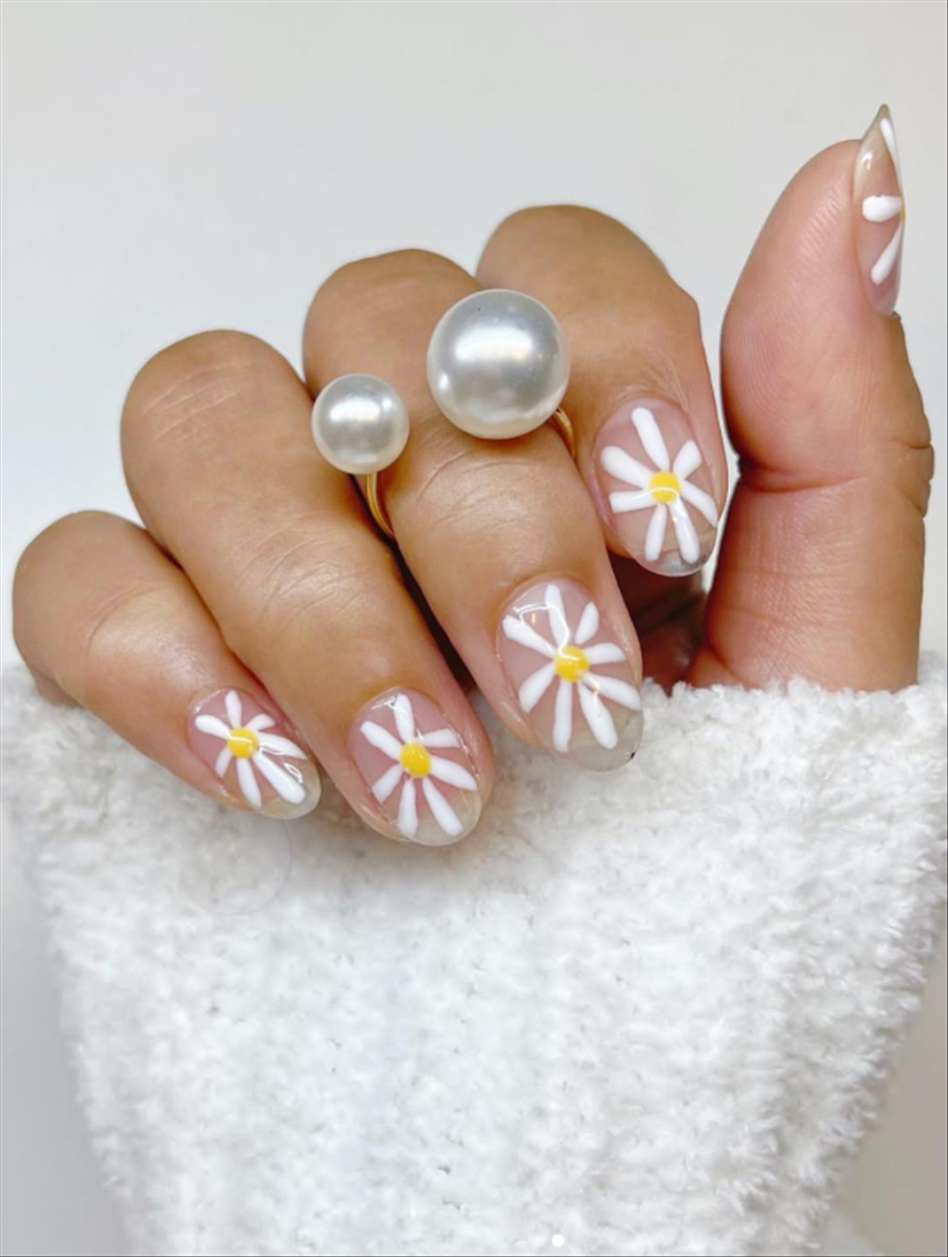 Cute short Easter nail design You'll Love 2022