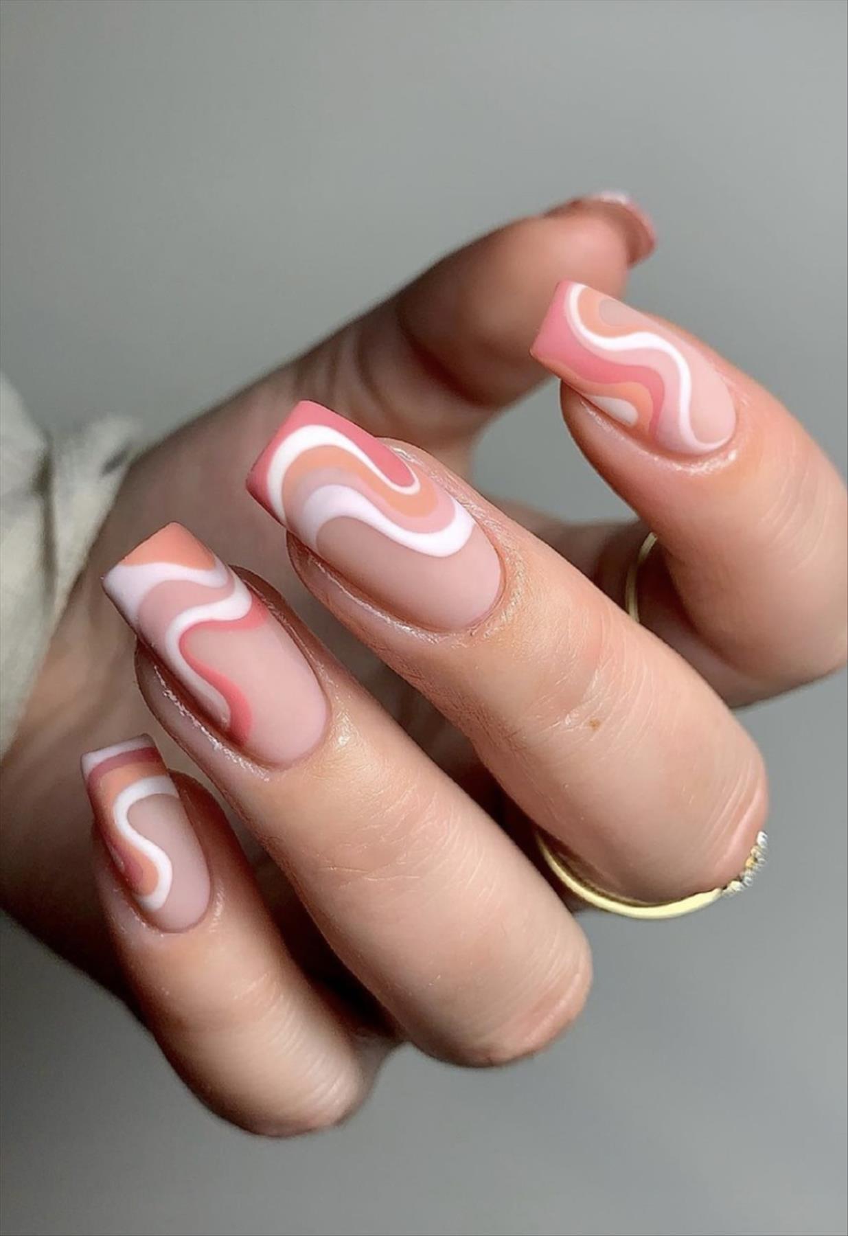 Best French tip nails for Summer mani 2022