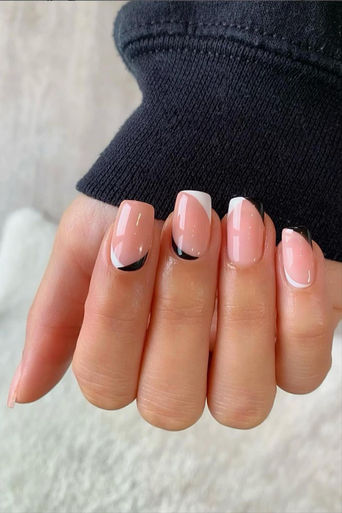 Best French tip nails for Summer mani 2022