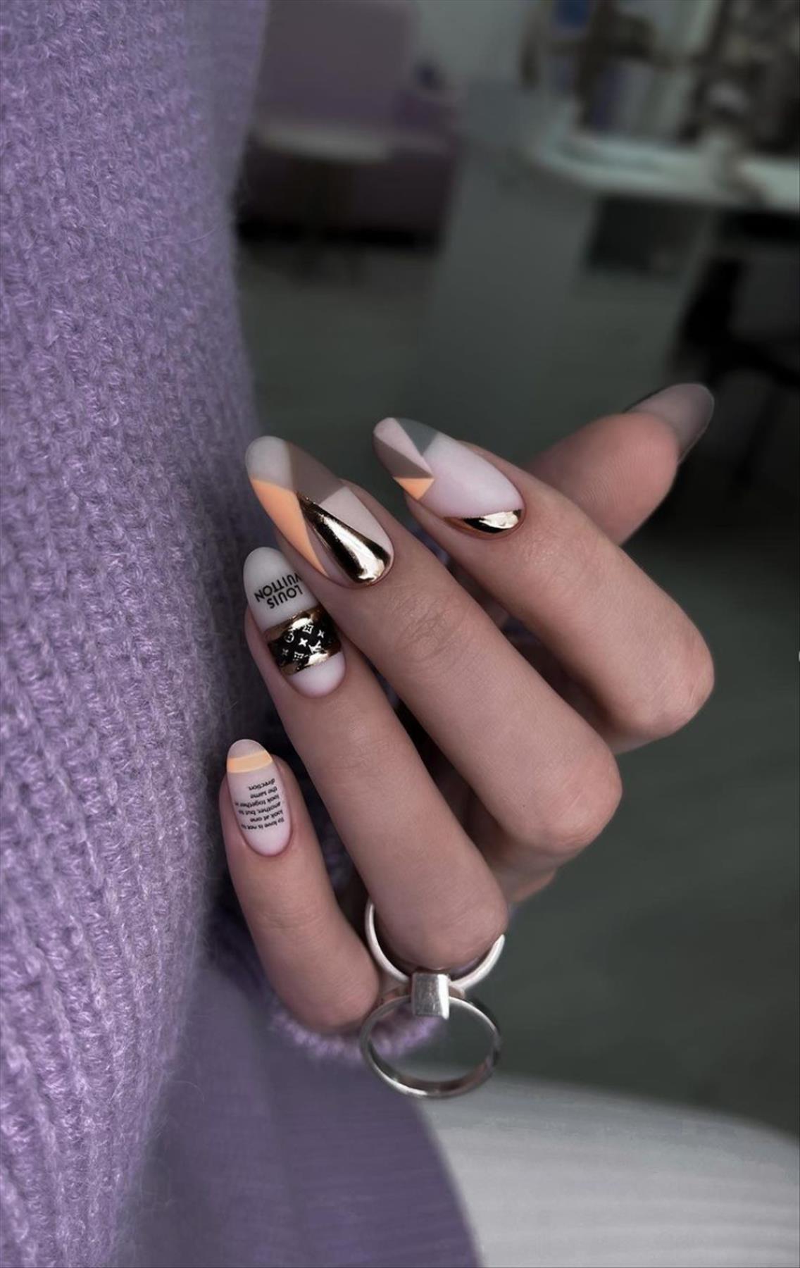 Cute short almond nail design art for the 2022 chic look