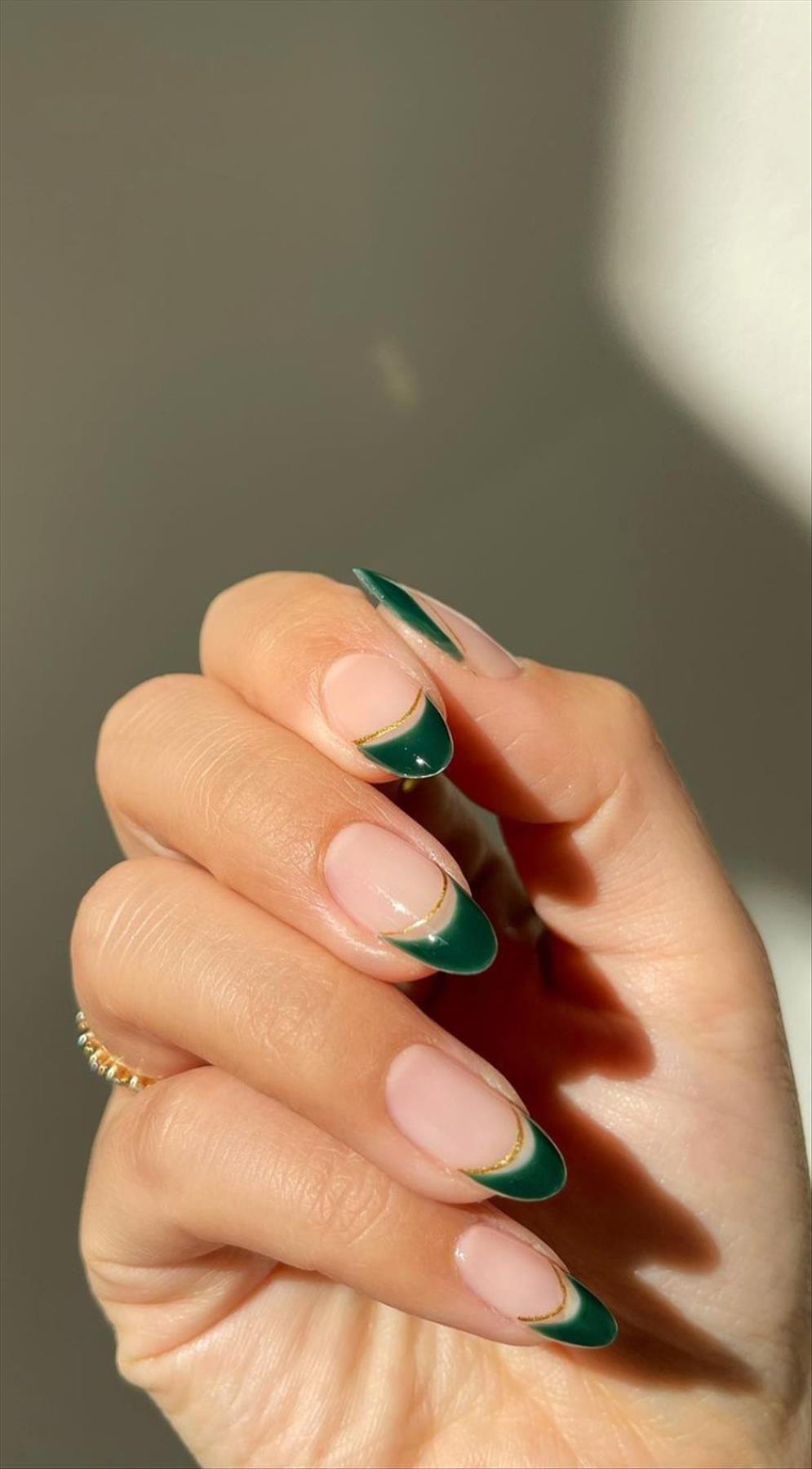 Best French tip nails for Summer mani 2022