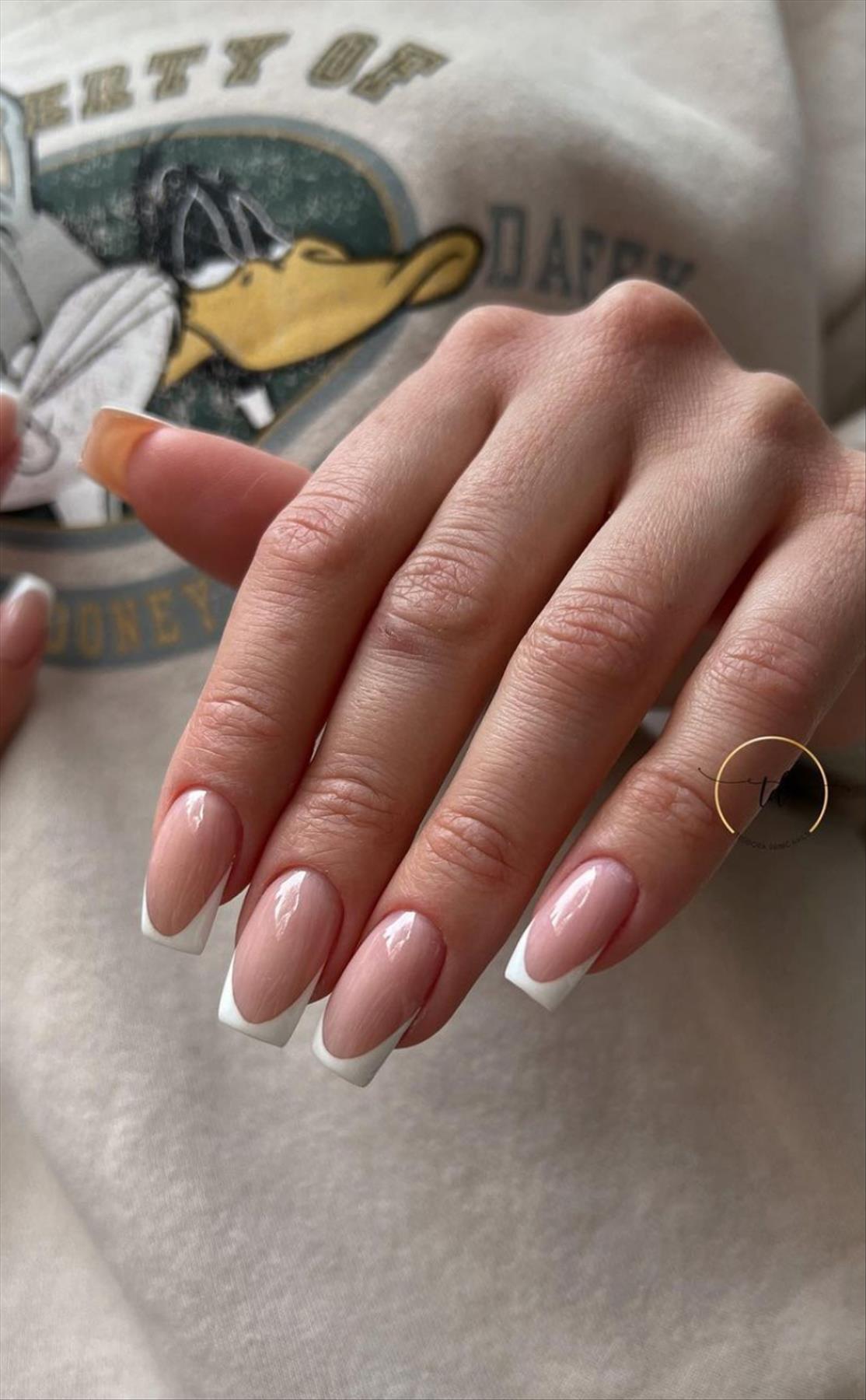 Best French tip nails for Summer mani 2022