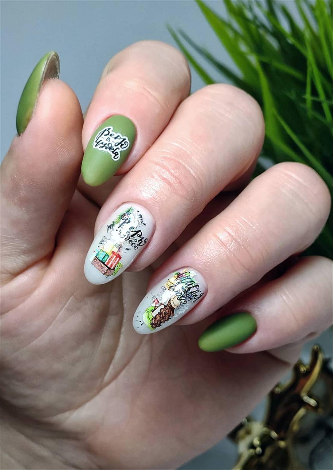 Cute short almond nail design art for the 2022 chic look