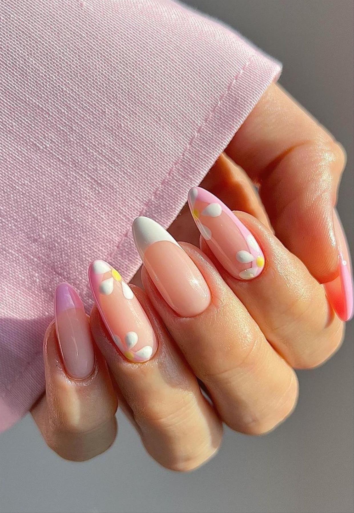 Best French tip nails for Summer mani 2022