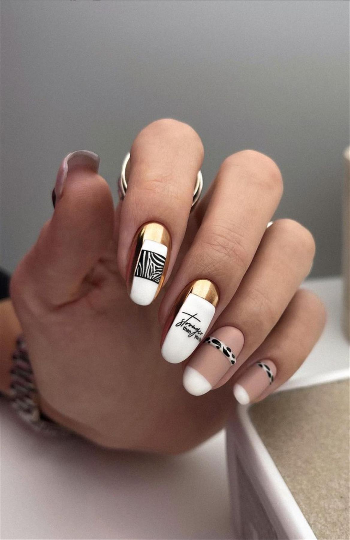 Cute short almond nail design art for the 2022 chic look