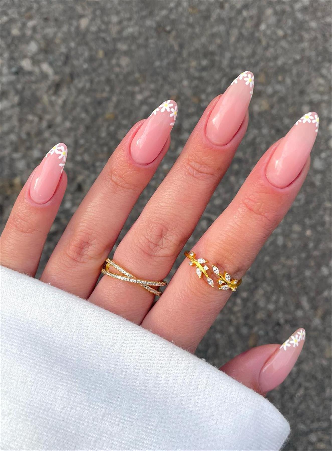 Best French tip nails for Summer mani 2022