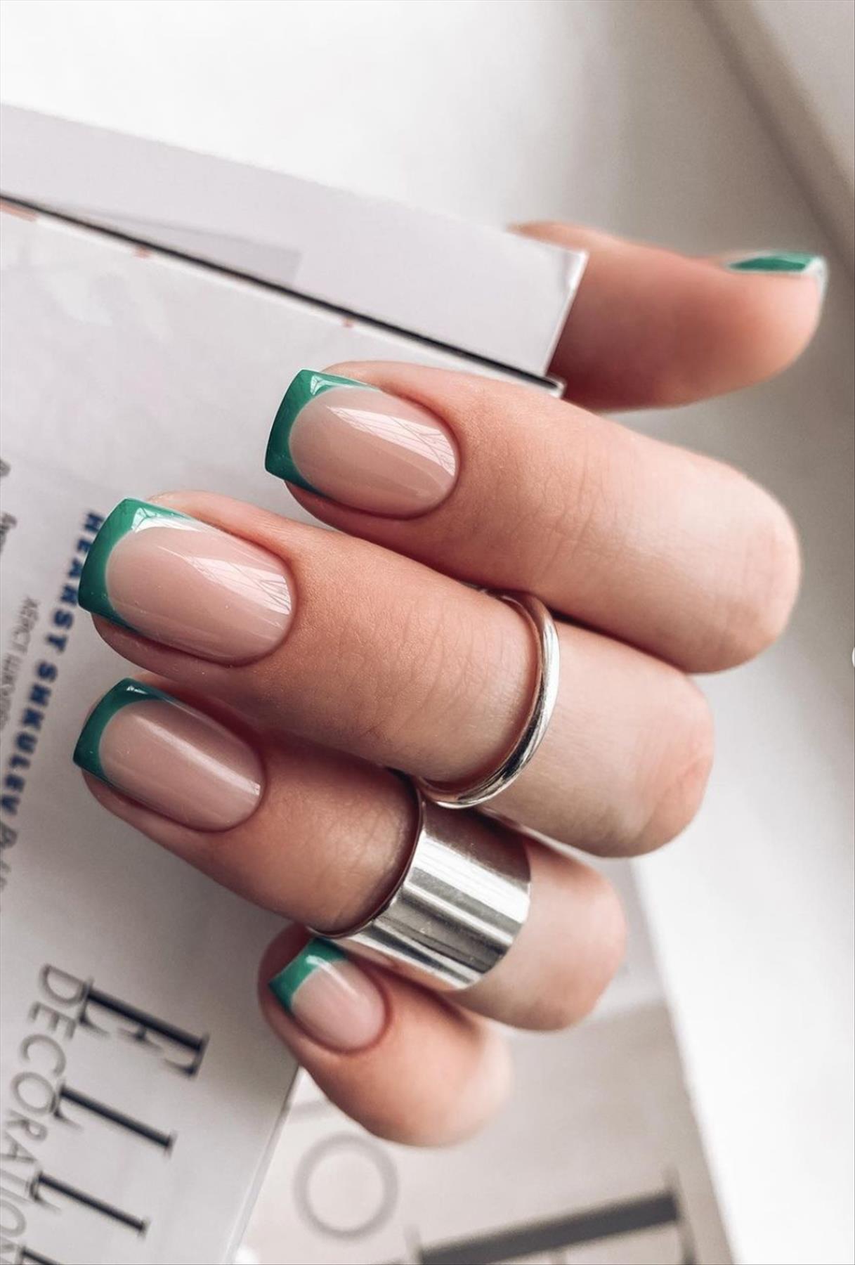 Best French tip nails for Summer mani 2022