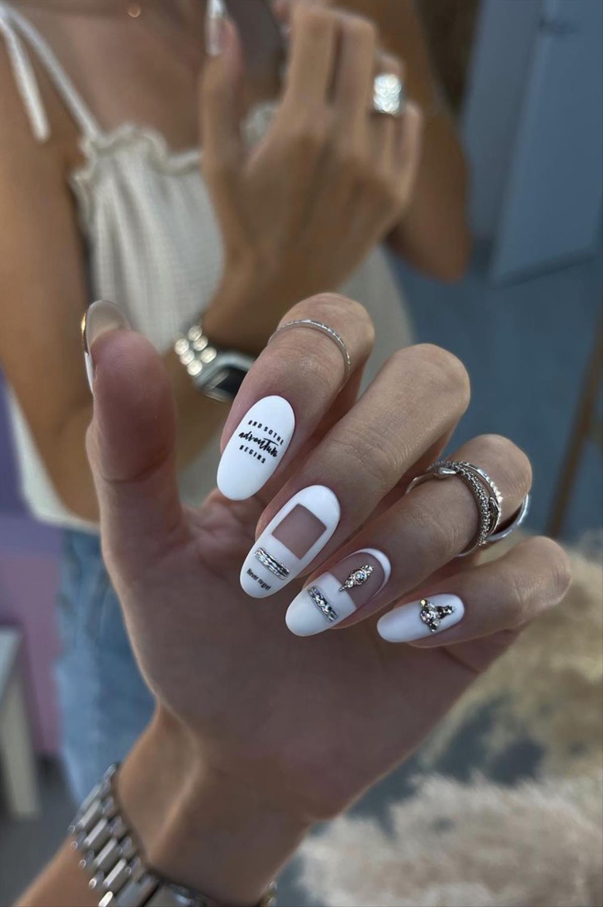 Cute short almond nail design art for the 2022 chic look